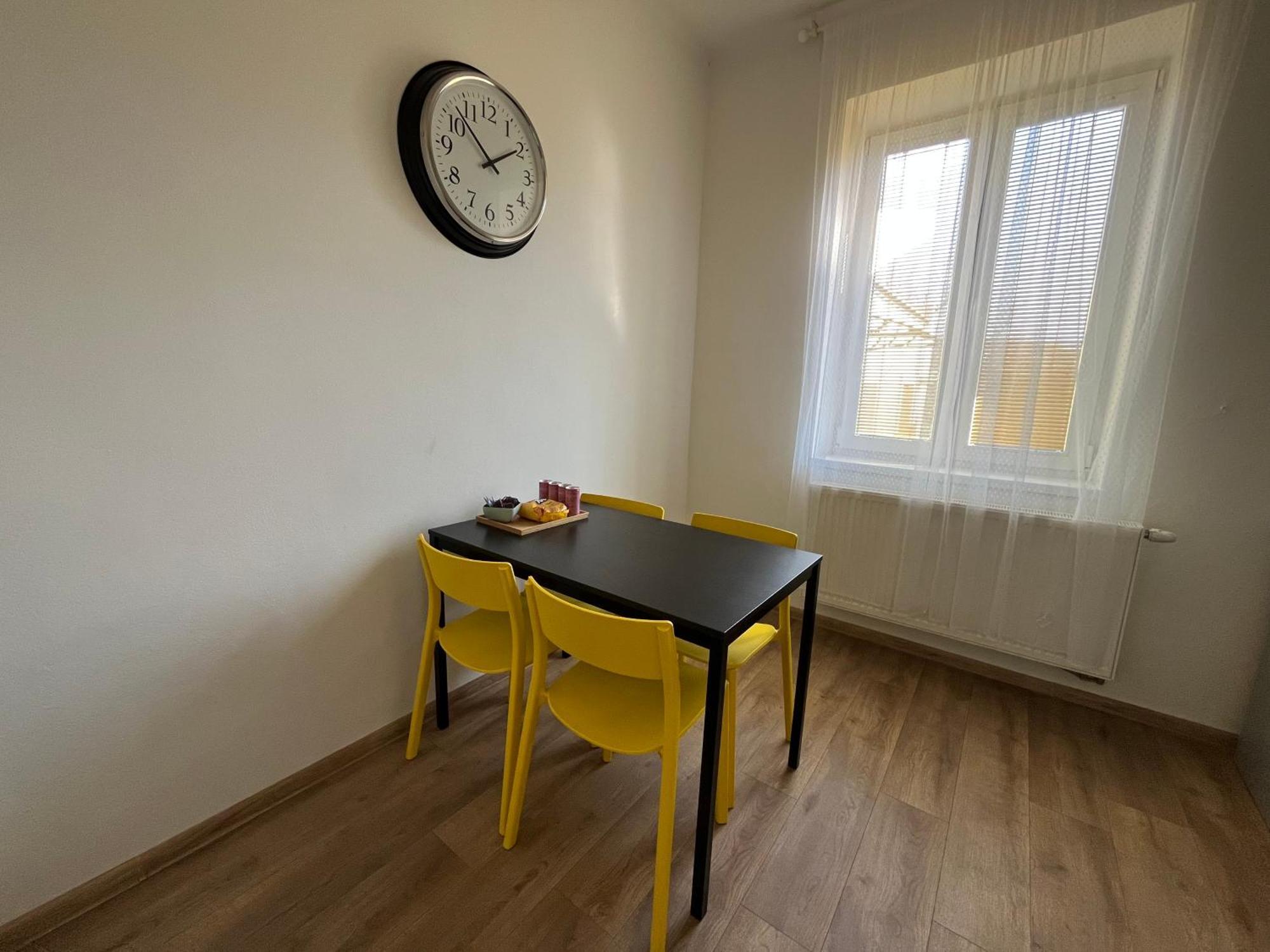 Apartments Trenčín Esterno foto