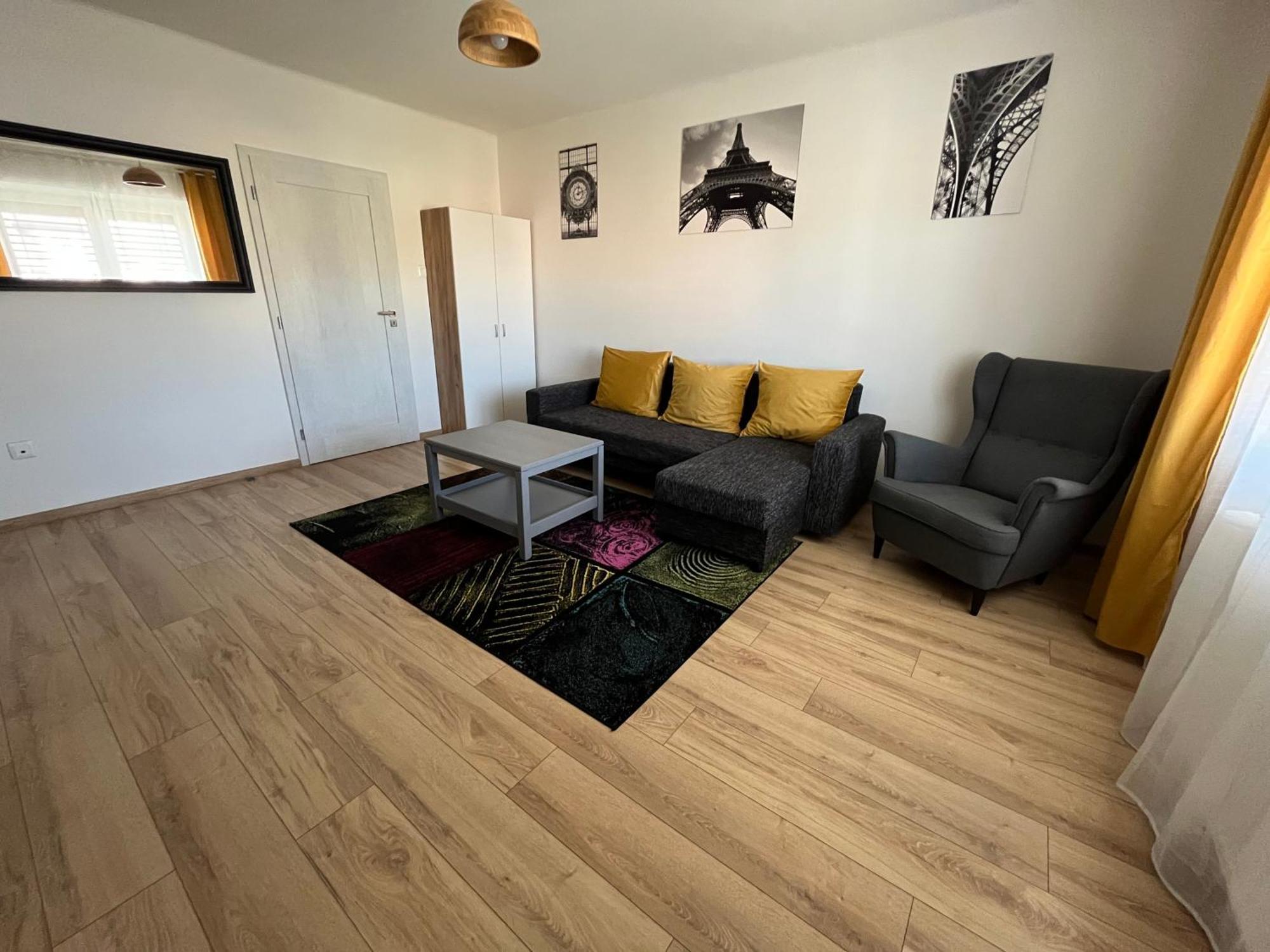 Apartments Trenčín Esterno foto